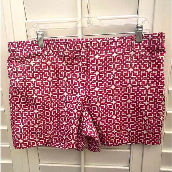 LAUNDRY by SHELLI SEGAL, PINK AND WHITE PRINT WOMEN’S SHORTS. - Picture 1 of 3